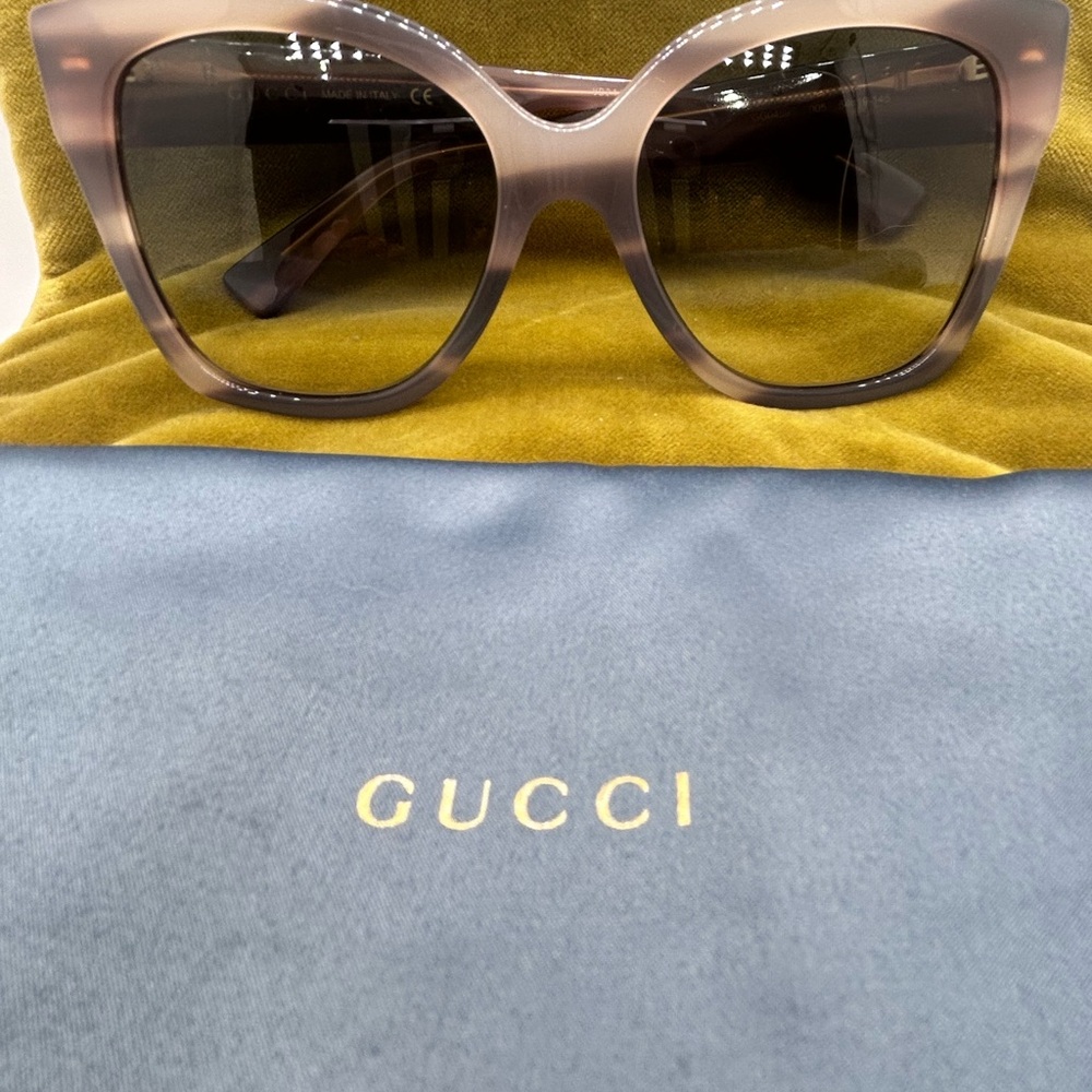 Gucci Women's Sunglasses - Picture 4 of 6